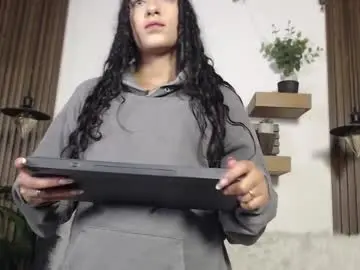 Chaturbate Live Sex Cam of layla_707