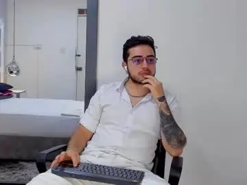 Chaturbate Live Sex Cam of ethan_greys