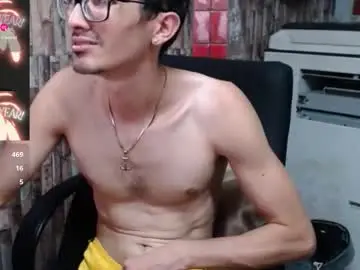 Chaturbate Free Live Porn of jhosuamoore2