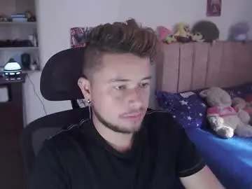 Chaturbate Watch Live Sex Cams of johanleonsweetboy