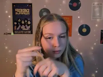 Chaturbate Live Sex Cam of megan_cold