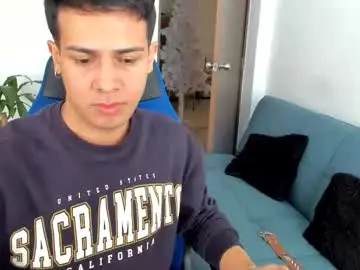 Chaturbate Live Sex Cam of master_boy_1