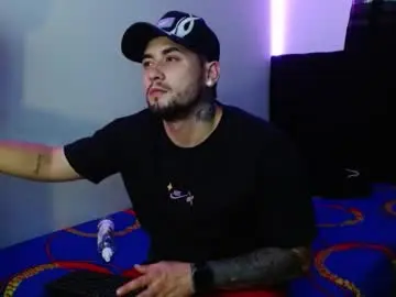 Chaturbate Sex Cam of lliamm_2