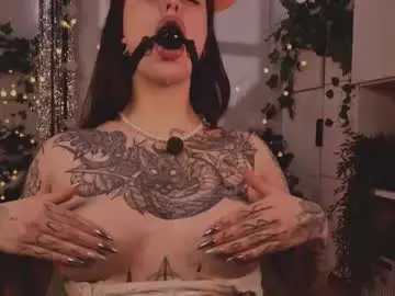 Chaturbate Live Sex Cam of mika_moon_