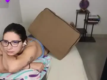 Chaturbate Live Sex Cam of moonwoman_