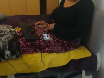 Chaturbate Free Porn Cam of xxxbustybabe27x