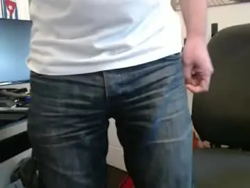 Chaturbate Live Sex Cam of alwaysupforit12