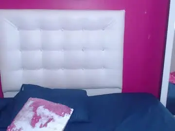 Chaturbate Live Sex Cam of goldenn_ass1