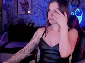 Chaturbate Live Sex of devi_evi