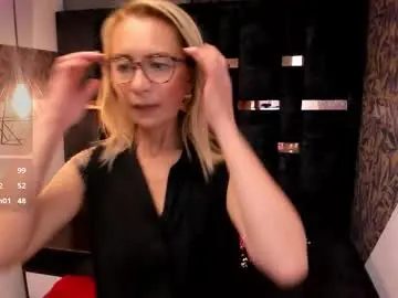 Chaturbate Watch Live Sex Cams of issa_milf__