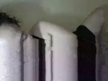 Chaturbate Live Sex Cam of sexymilesxx04