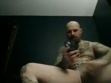 Chaturbate Live Sex Cam of bodyart85_19