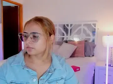 Chaturbate Live Sex Cam of mikaelastonne