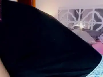 Chaturbate Live Sex Cam of mikaelastonne