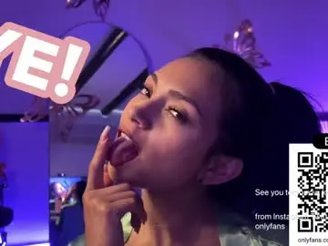 Chaturbate Adult Video Chat of sweet_littleee