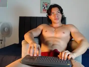 Chaturbate Adult Video Chat of adriel_escalante