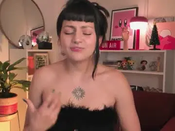 nahiapaws from chaturbate