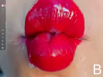 Chaturbate Live Porn of mia_roux1