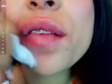 Chaturbate Sex Cam of mia_roux1