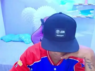 Chaturbate Adult Video Chat of aroon_lopezz