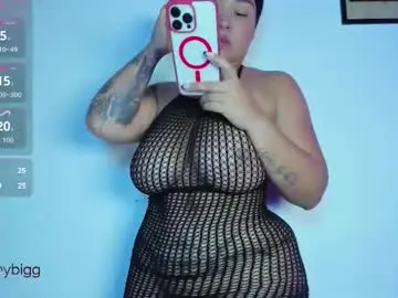 Chaturbate Live Porn of harmony_bigbreasts