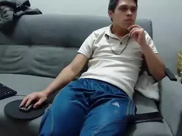 Chaturbate Live Sex Cam of steban_jyj