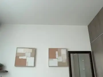 Chaturbate Live Sex Cam of emyii