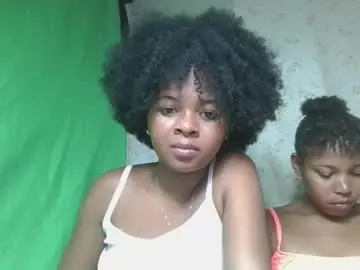 Chaturbate Live Sex Cam of ornellahhh