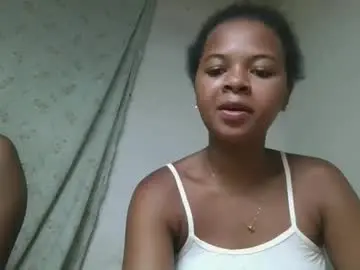 Chaturbate Adult Video Chat of ornellahhh