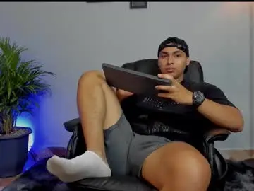 Chaturbate Free Porn Cam of ronnie_canford