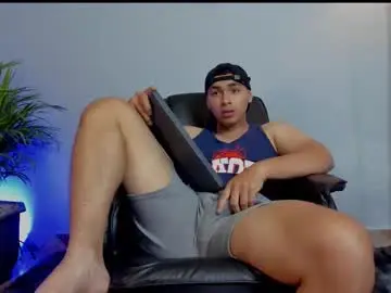 Chaturbate Nude Webcam of ronnie_canford