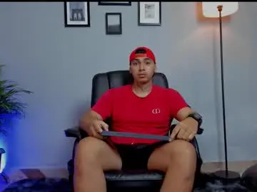 Chaturbate Free Porn Cam of ronnie_canford