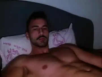 Chaturbate Live Sex Cam of hornyasfuckk33