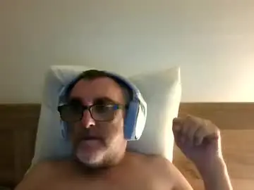 Chaturbate Adult Webcam of ozzie_male77