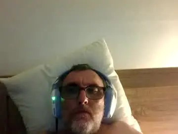 Chaturbate Live Sex of ozzie_male77