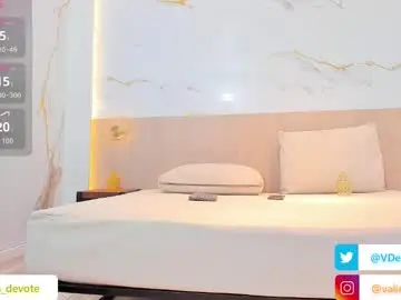 Chaturbate Live Porn of valirya_devote