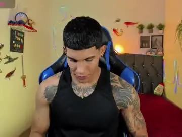 Chaturbate Live Sex Cam of damian_latinxxx