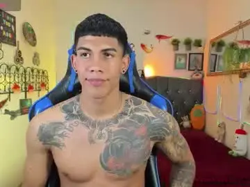 Chaturbate Live Sex Cam of damian_latinxxx