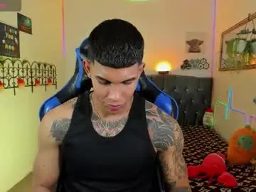 Chaturbate Nude Webcam of damian_latinxxx