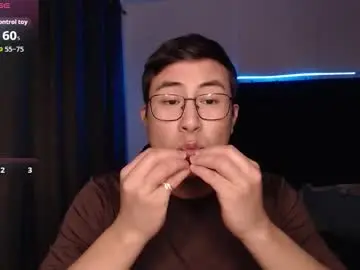 Chaturbate Best live sex cam show of andrewmhilton_