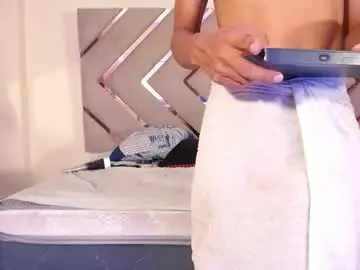 Chaturbate Live Porn of raven_foxter1