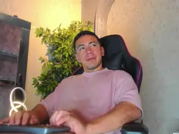 Chaturbate Watch Live Sex Cams of bastian_franco01