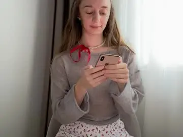 Chaturbate Live Sex Cam of shy_schoolgirl_