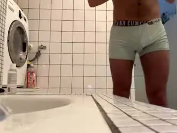 skinnyduderino from chaturbate