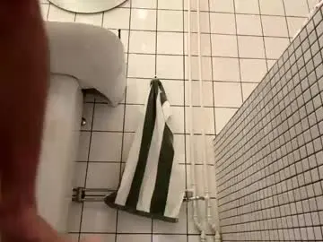 Chaturbate Live Sex Cam of skinnyduderino