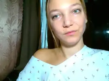 Chaturbate Sex Cam of emilly_xkiss