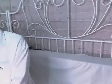 Chaturbate Free Porn Cam of hugebangins_