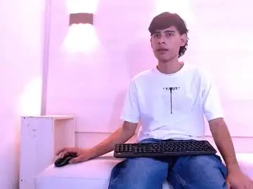 Chaturbate Free Porn Cam of kevinbrooks_