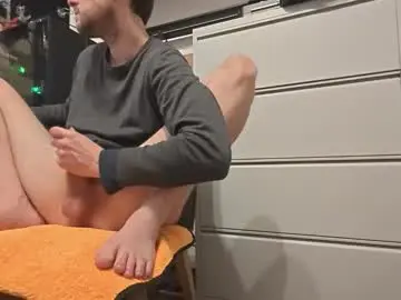 Chaturbate Nude Webcam of ben_9_9_9