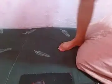 Chaturbate Live Sex Cam of pinay_hot_mama005